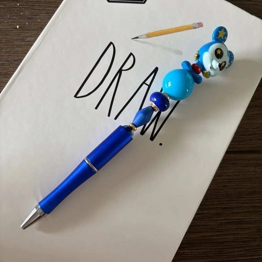 Disney Doorables: Mickey & Friends: Mickey Mouse handmade beaded pen